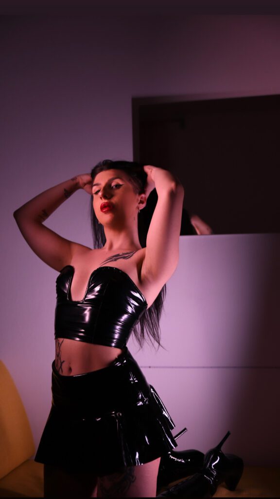 Molli Carati